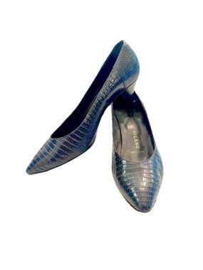 PRADA Exotic Genuine Lizard Size 38 (7.5 US) Navy Blue Heeled Pumps